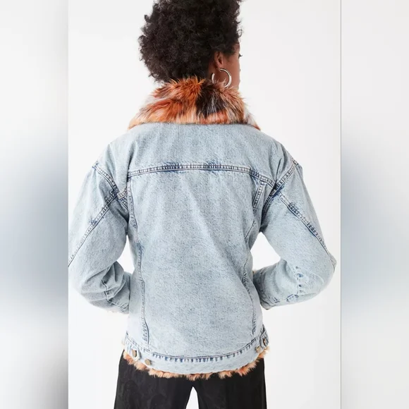 Urban Outfitters Faux Fur Lined Denim Trucker Jacket Size XS - Picture 4 of 13